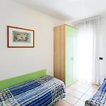 Lägenhet Lecci Lido Altanea