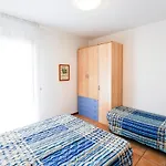 Lägenhet Lecci Lido Altanea