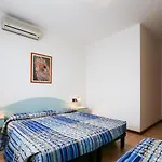 Lecci Lido Altanea Apartamento *