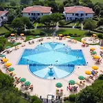 Lägenhet Lecci Lido Altanea *