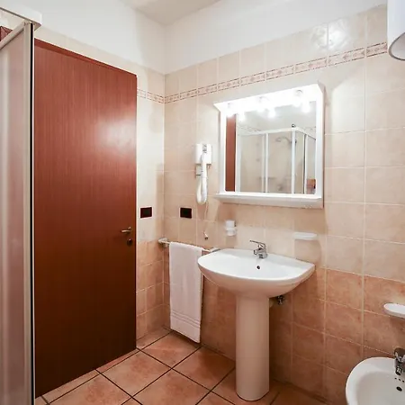 Lecci Lido Altanea Apartmán *