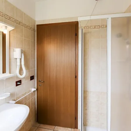 Lecci Lido Altanea Apartmán *