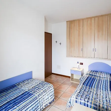 Lecci Lido Altanea Apartman *