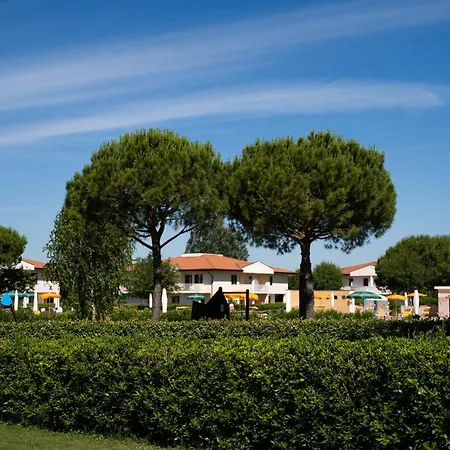 Lecci Lido Altanea Apartmán *