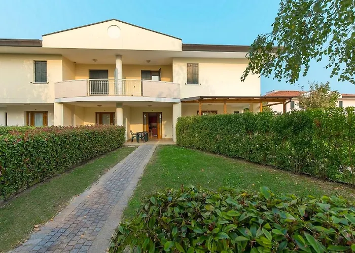 Lecci Lido Altanea Apartmán *