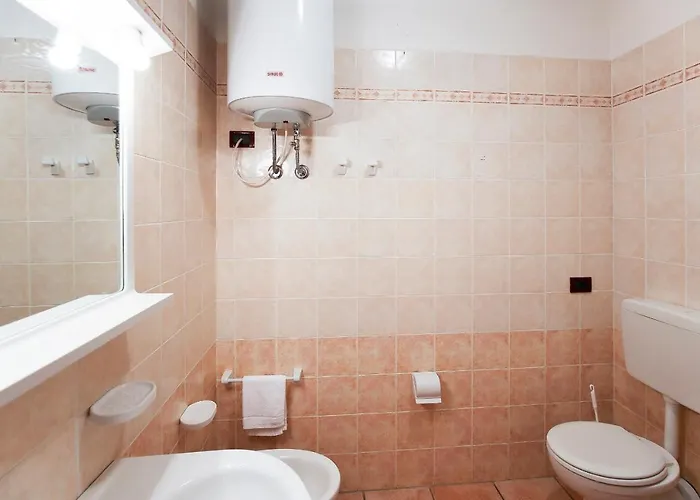 Lecci Lido Altanea Apartman *