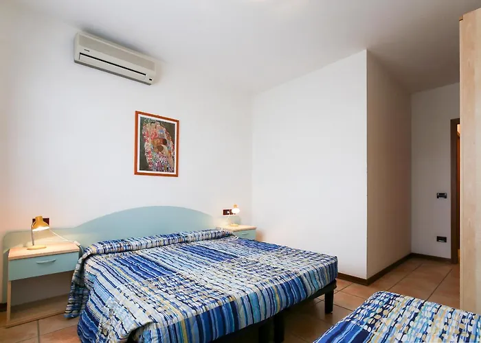 Lecci Lido Altanea Apartman *